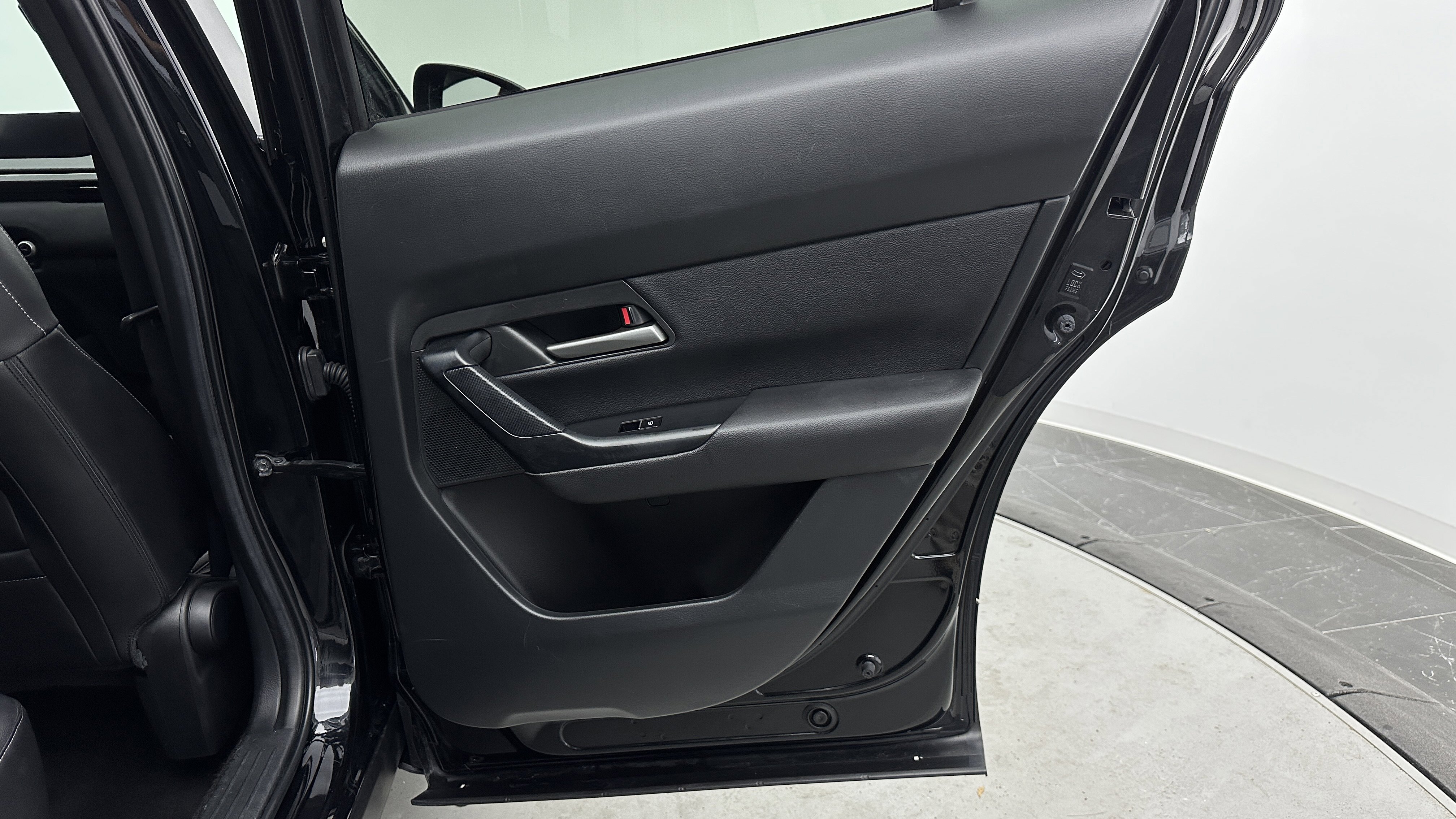 Used 2023 MAZDA CX-50 2.5 S w/ Cargo Package image 30