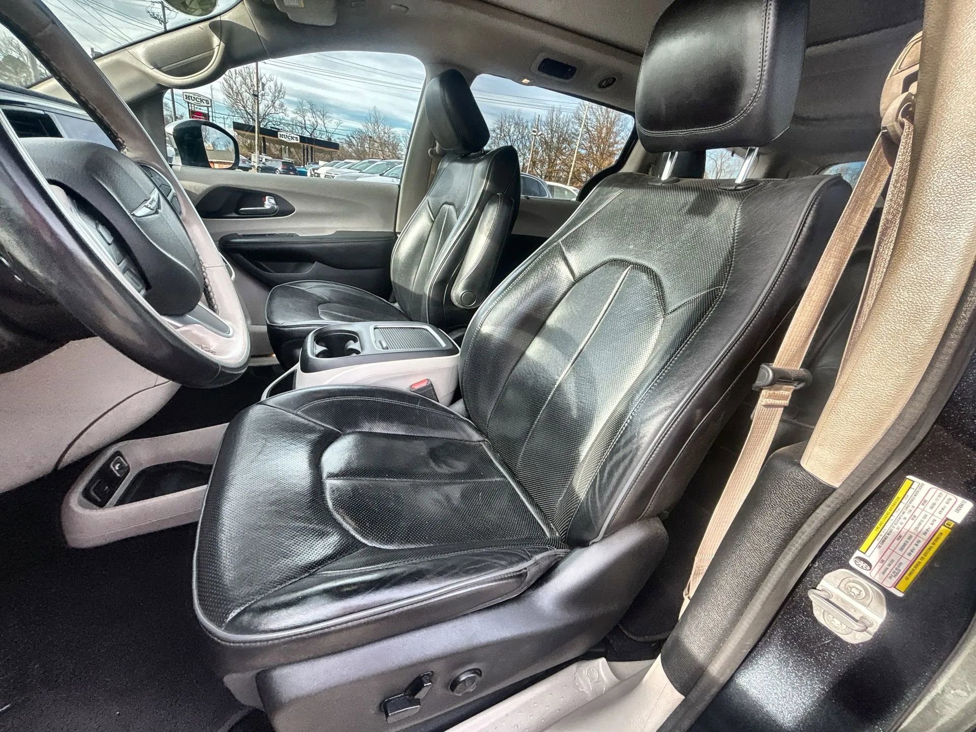 Used 2020 Chrysler Pacifica Limited FWD image 13