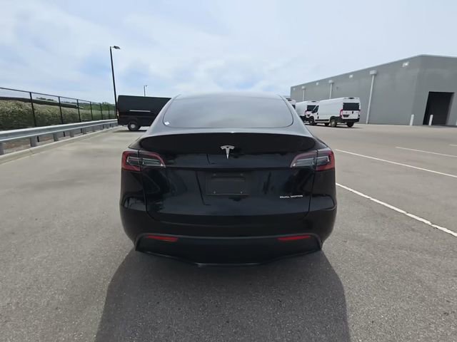 Used 2022 Tesla Model Y Long Range image 3