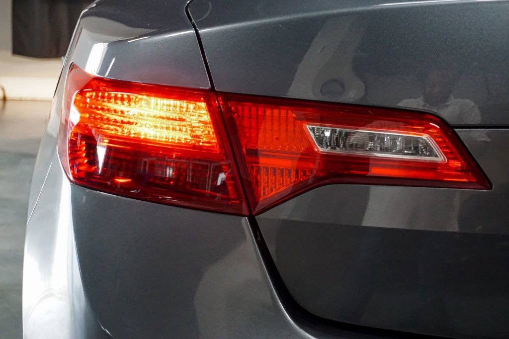 Used 2014 Acura ILX w/ Premium Package FWD image 69