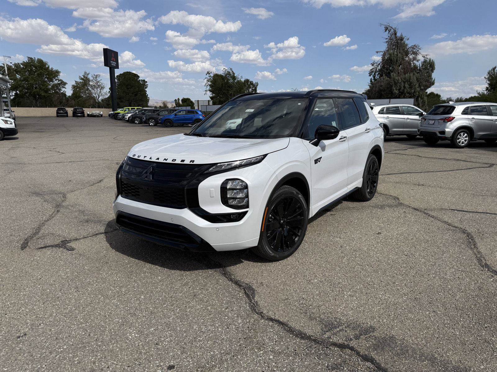 New 2026 Mitsubishi Outlander 4WD Plug-In Hybrid