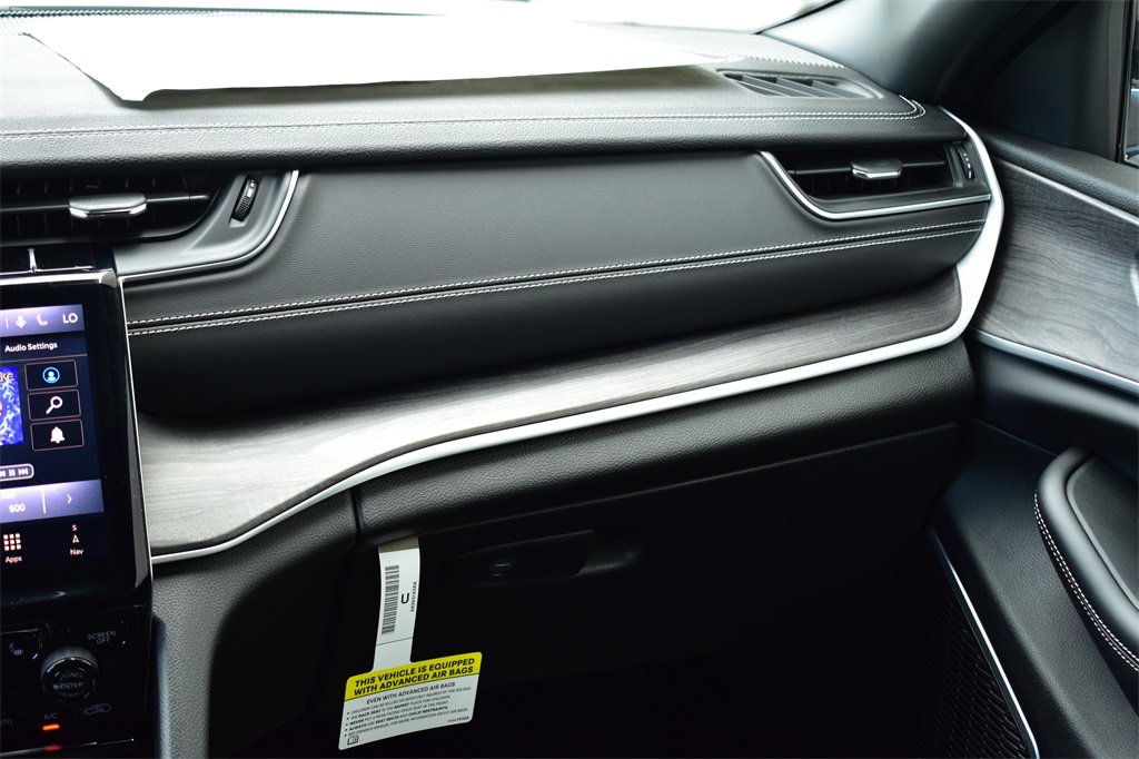 New 2024 Jeep Grand Cherokee Limited 4xe image 32