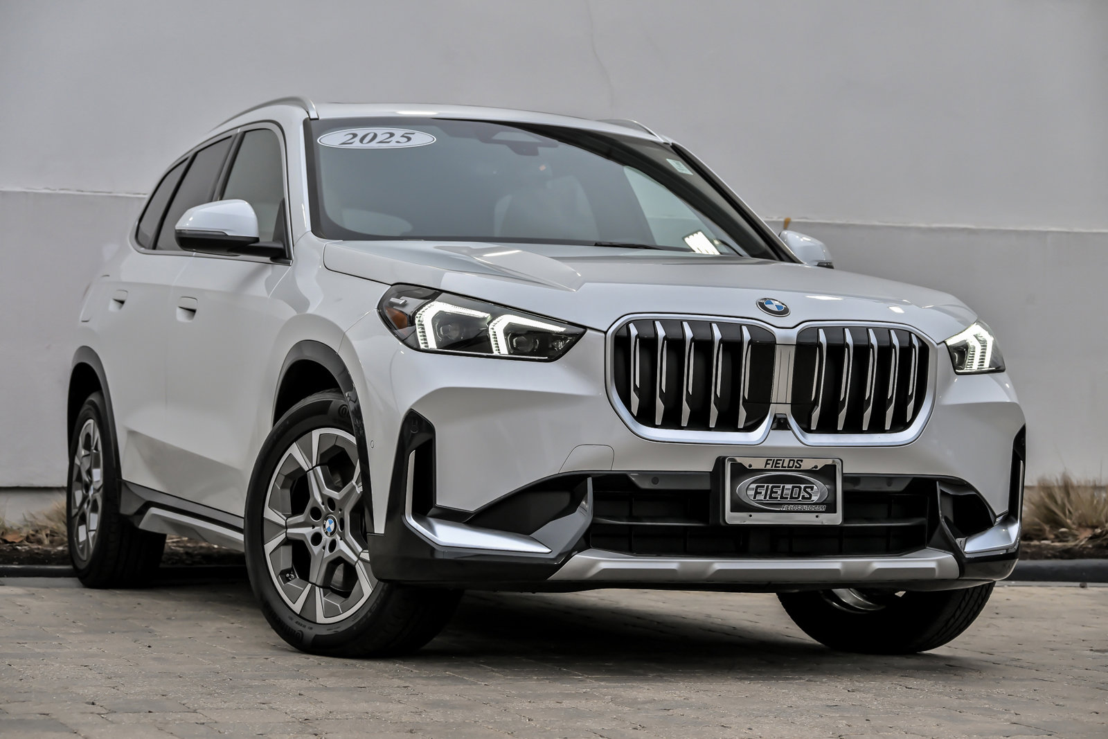 Used 2025 BMW X1 xDrive28i w/ Premium Package image 1