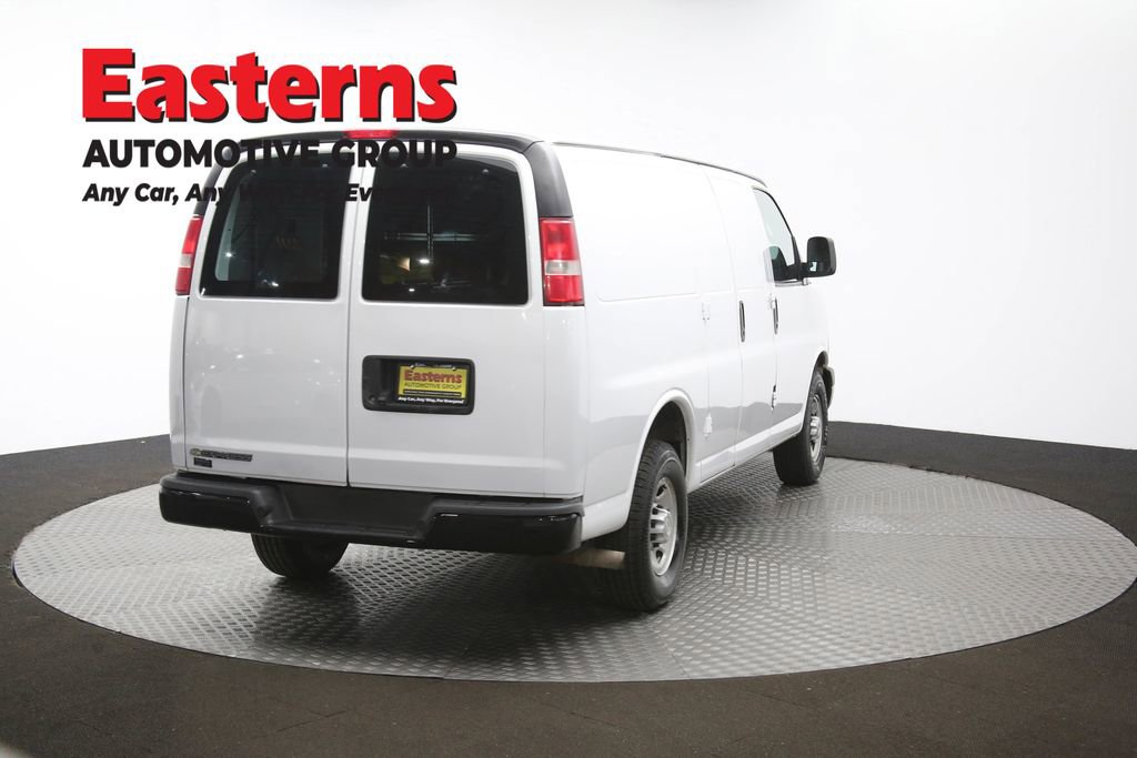 Used 2017 Chevrolet Express 2500 image 39