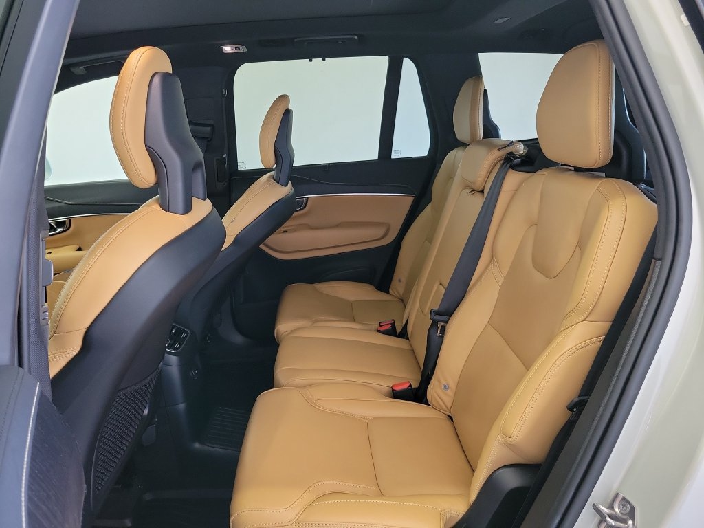 Used 2022 Volvo XC90 T8 Inscription w/ Advanced Package AWD/4WD image 12