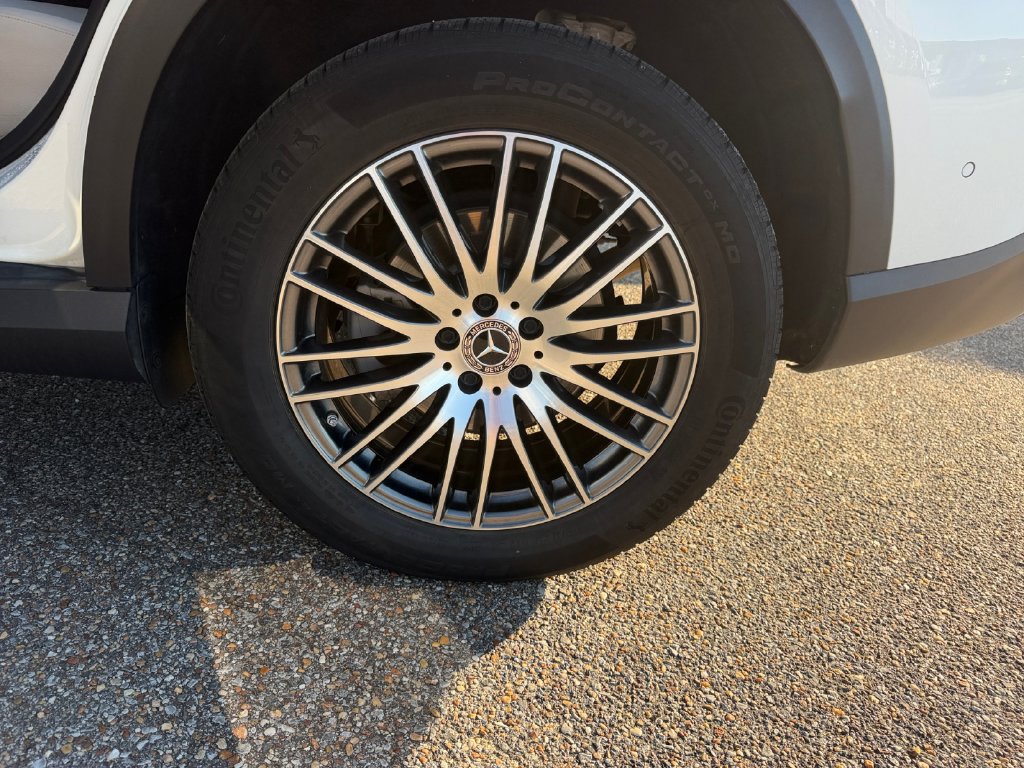 Certified 2025 Mercedes-Benz GLC 300 image 14