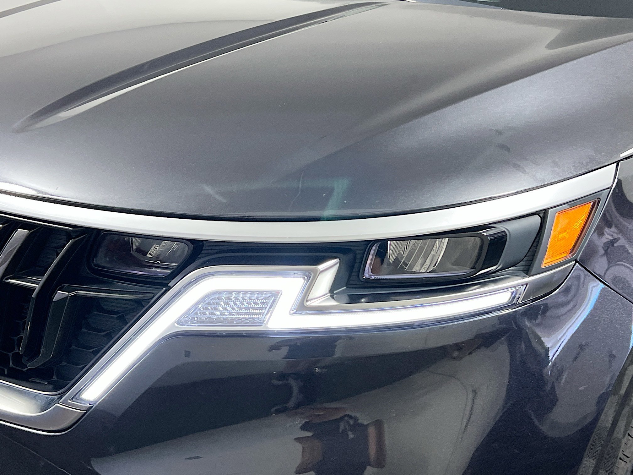 Used 2023 Kia Carnival LX image 11