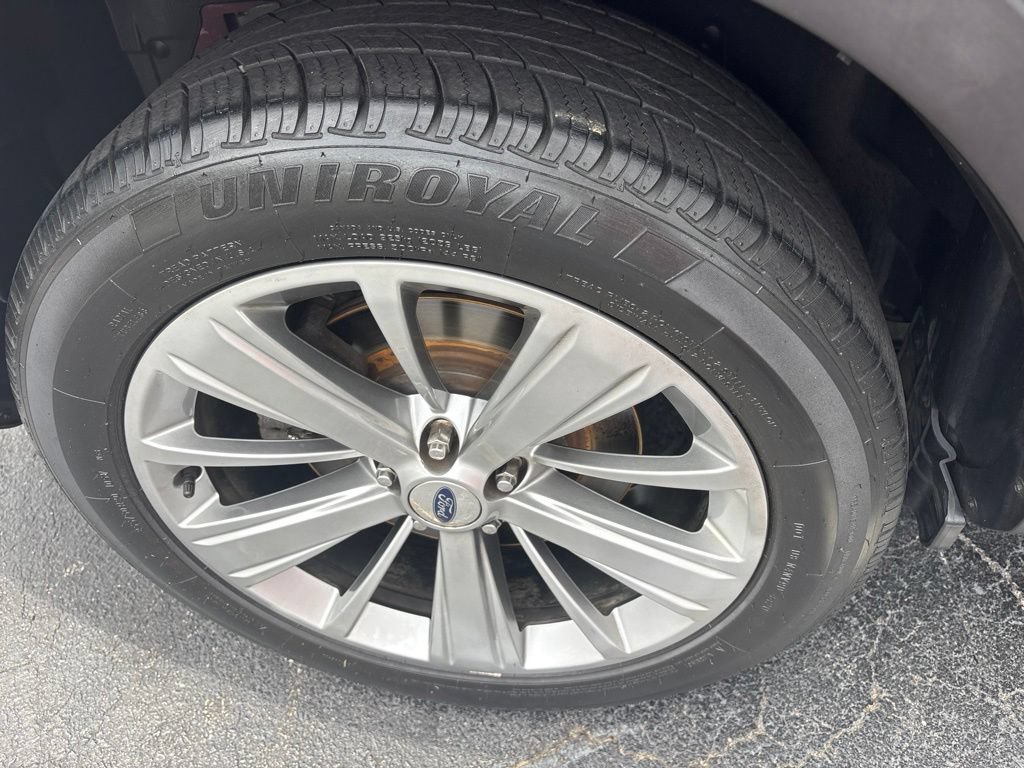 Used 2018 Ford Explorer Limited w/ Ford Safe & Smart Package AWD/4WD image 9