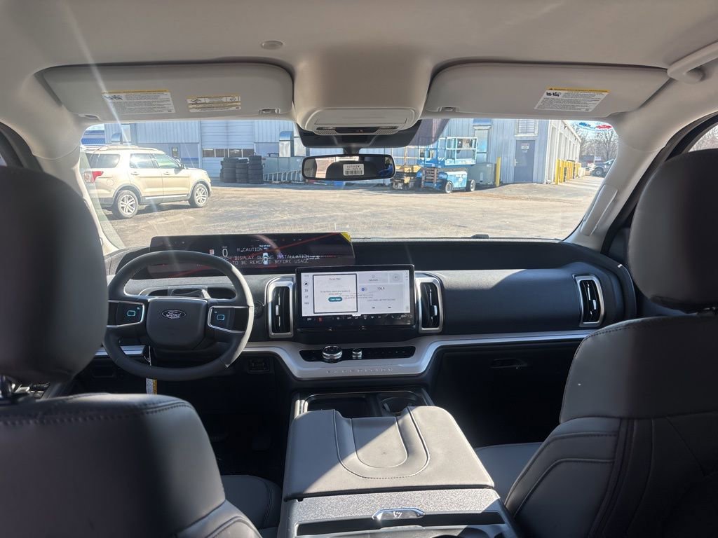 New 2026 Ford Expedition Active image 20