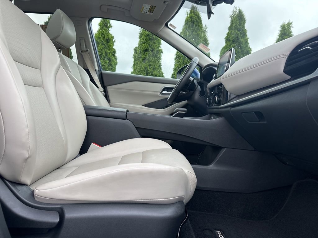 Used 2021 Nissan Rogue SV w/ Premium Package FWD image 32