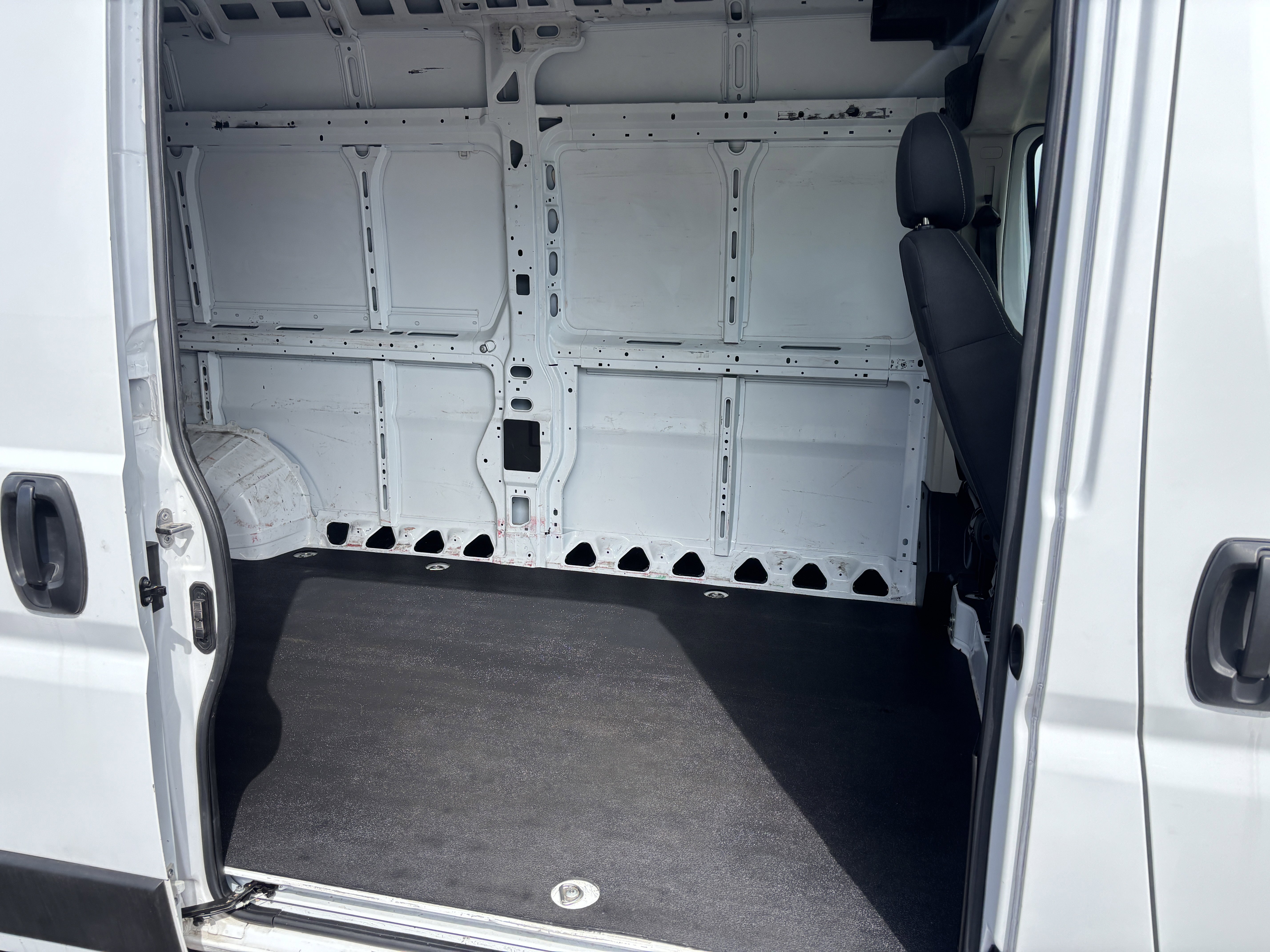 Used 2019 RAM ProMaster 2500 FWD image 11