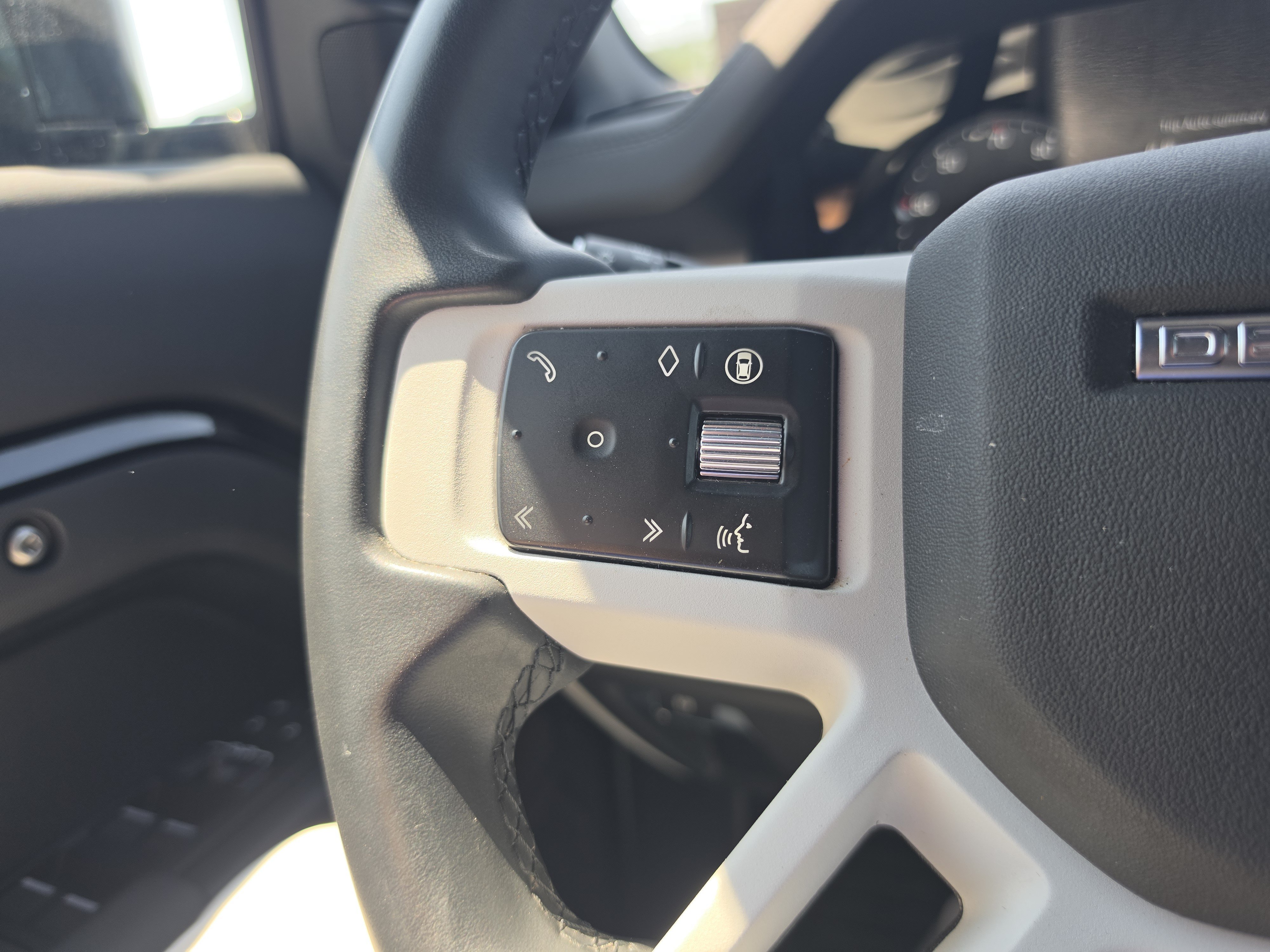 Used 2025 Land Rover Defender 110 S AWD/4WD image 19