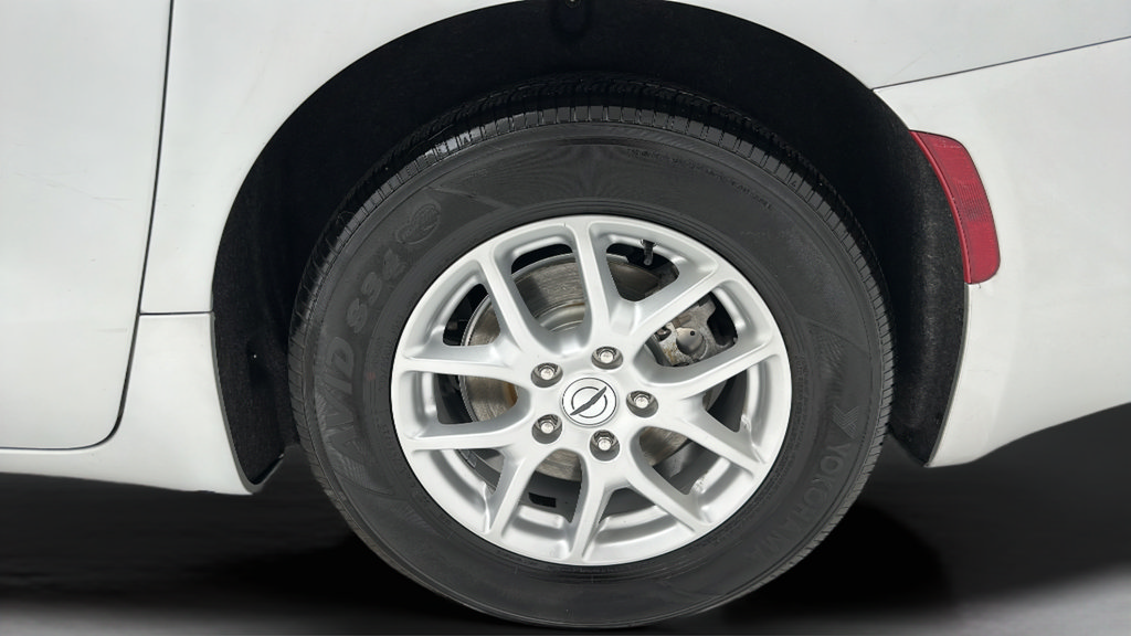 Used 2022 Chrysler Voyager LX FWD image 8