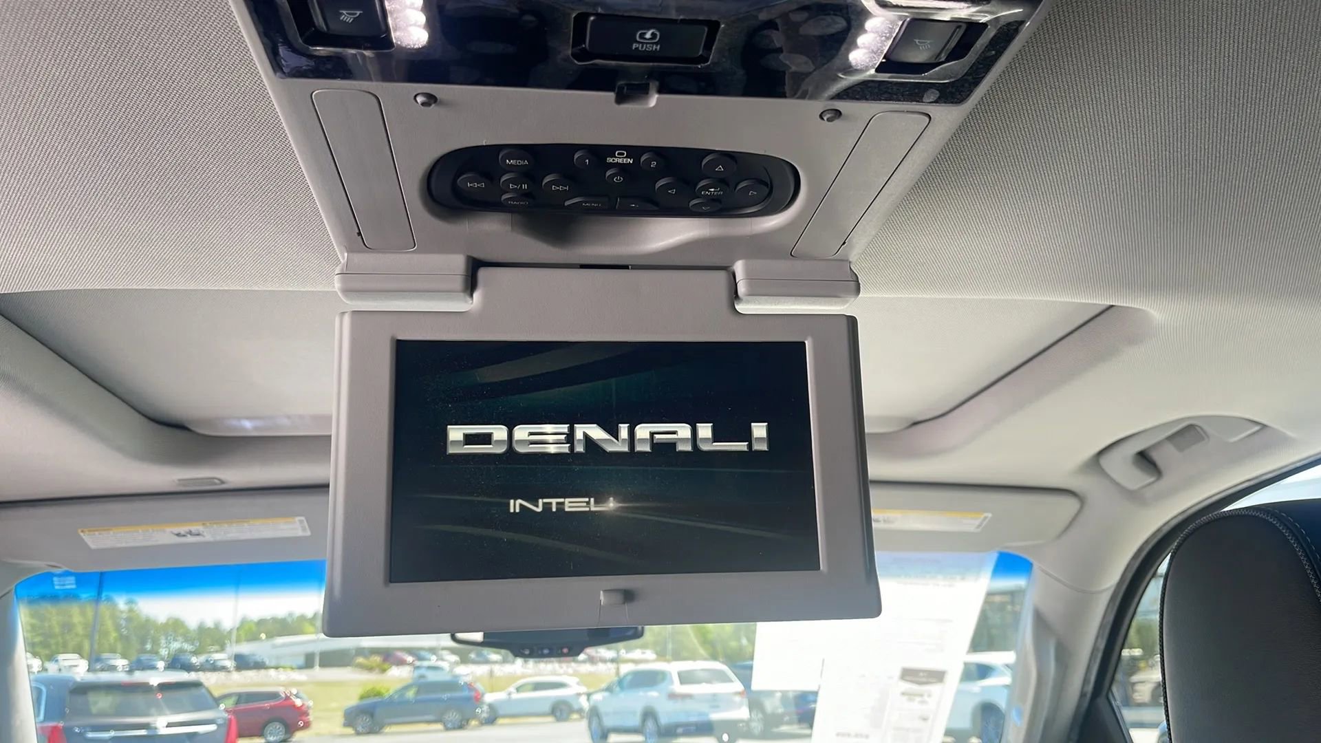 Used 2017 GMC Yukon Denali w/ Open Road Package image 32