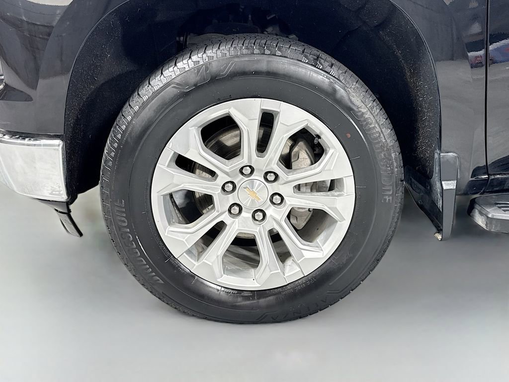 Used 2024 Chevrolet Silverado 1500 LTZ AWD/4WD image 11