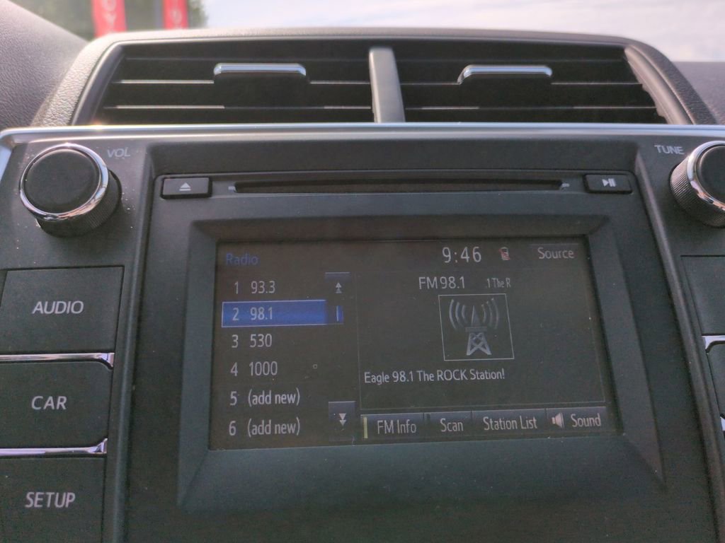 Used 2017 Toyota Camry LE FWD image 26
