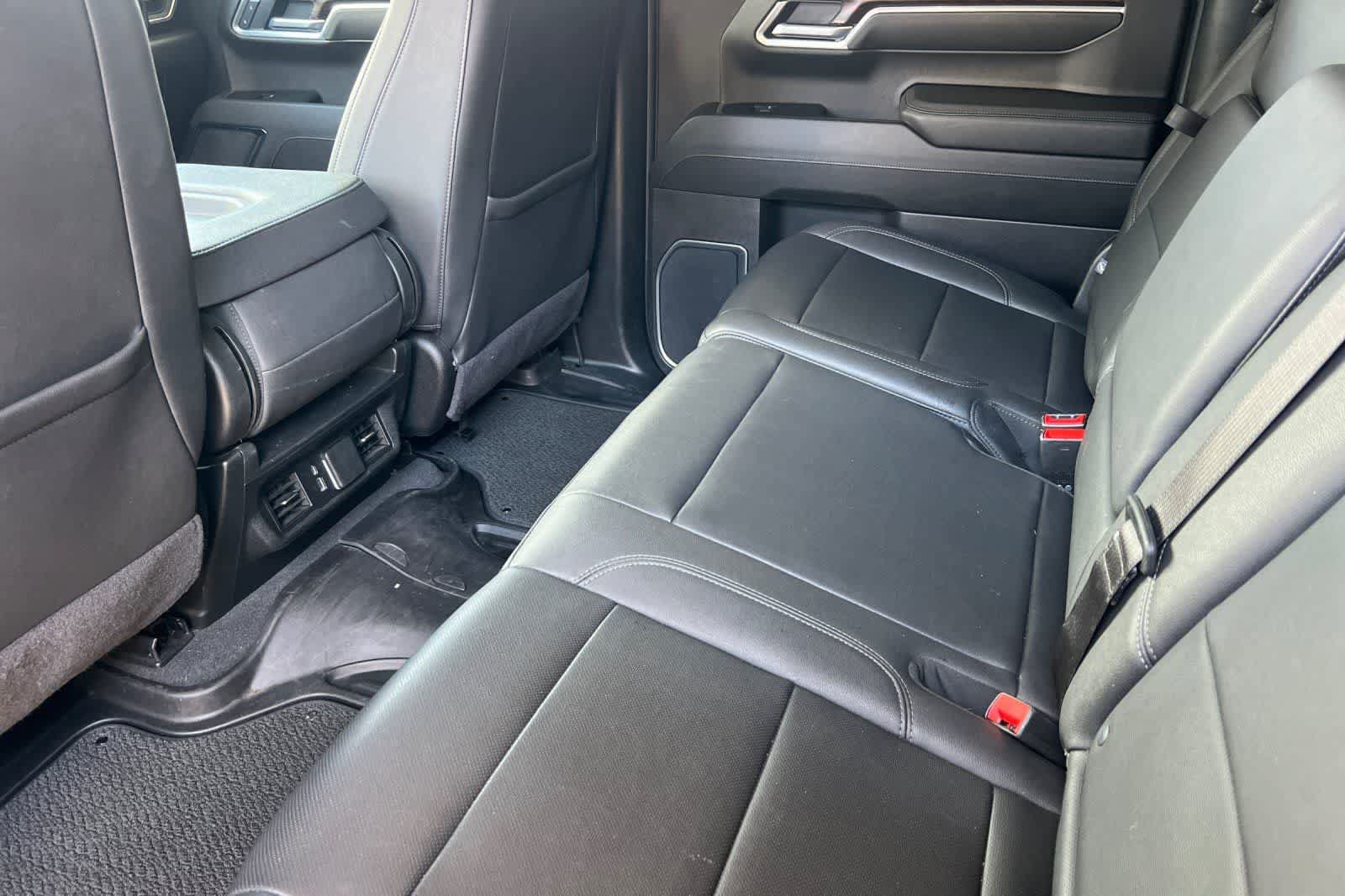 Used 2025 GMC Sierra 1500 SLT RWD image 5