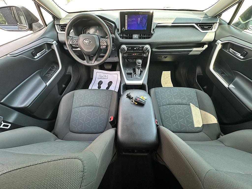 Used 2024 Toyota RAV4 XLE FWD image 17