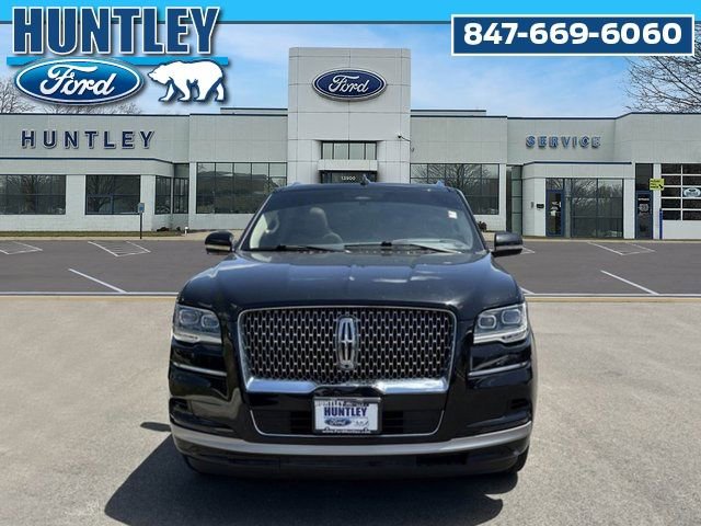 Used 2022 Lincoln Navigator Reserve image 3