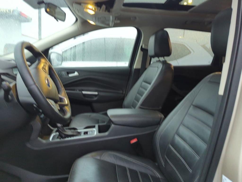 Used 2017 Ford Escape SE w/ SE Leather Comfort Package image 6