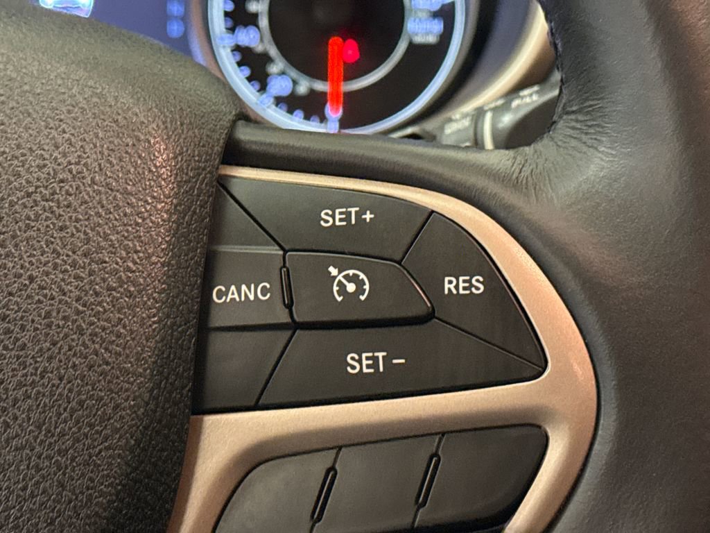 Used 2016 Jeep Cherokee Limited image 27