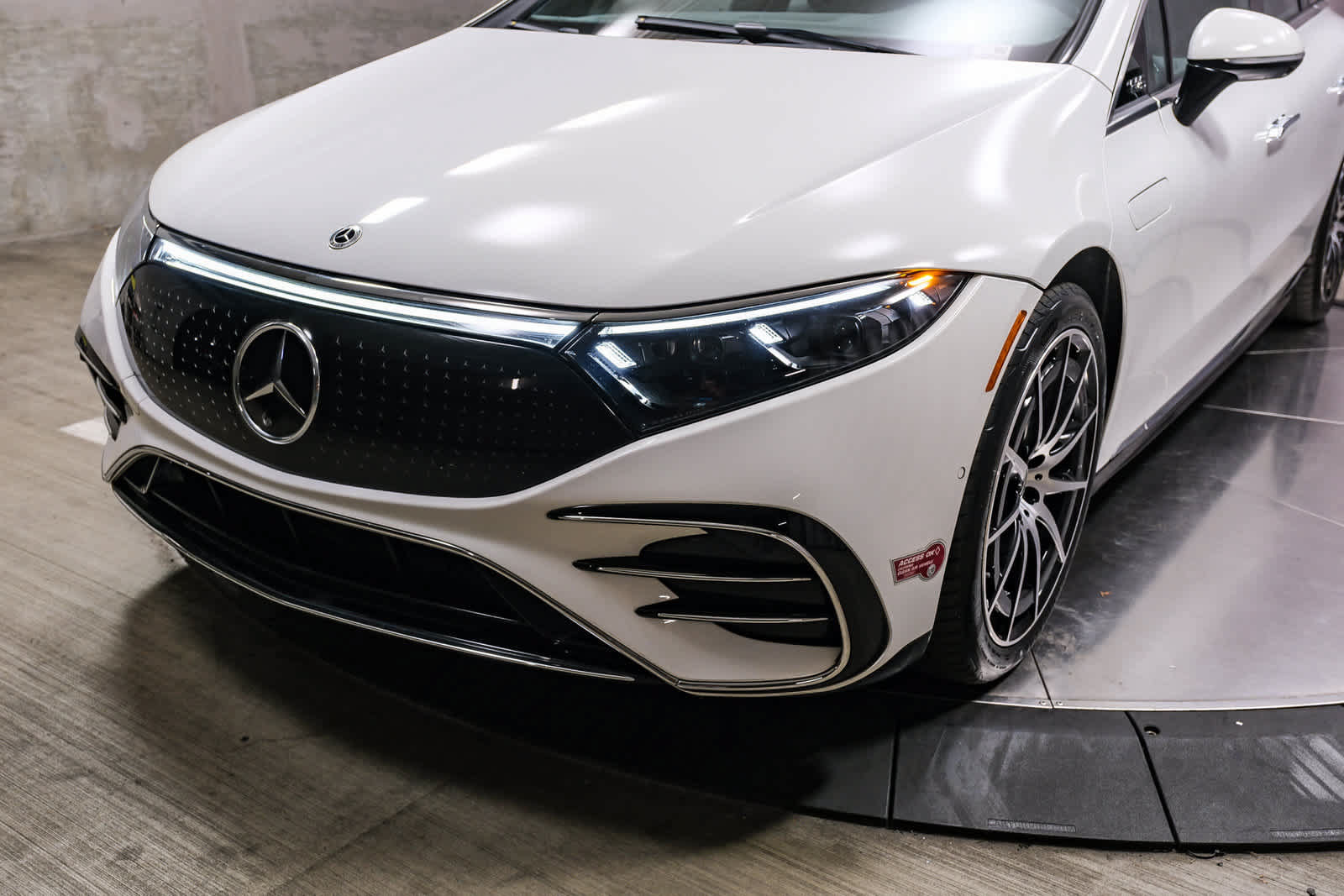 Certified 2023 Mercedes-Benz EQS 580 4MATIC Sedan image 11