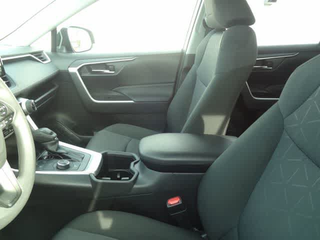 Used 2022 Toyota RAV4 XLE w/ Convenience Package AWD/4WD image 8
