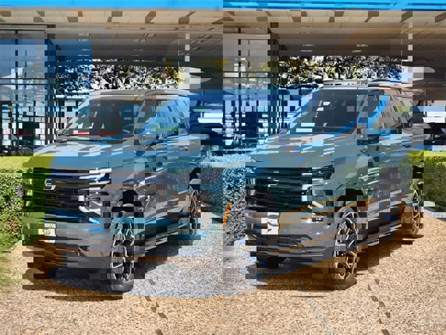 New 2026 Chevrolet Suburban RST w/ Comfort Package image 2