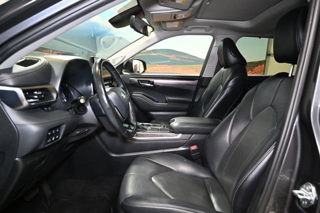 Used 2021 Toyota Highlander Limited AWD/4WD image 21