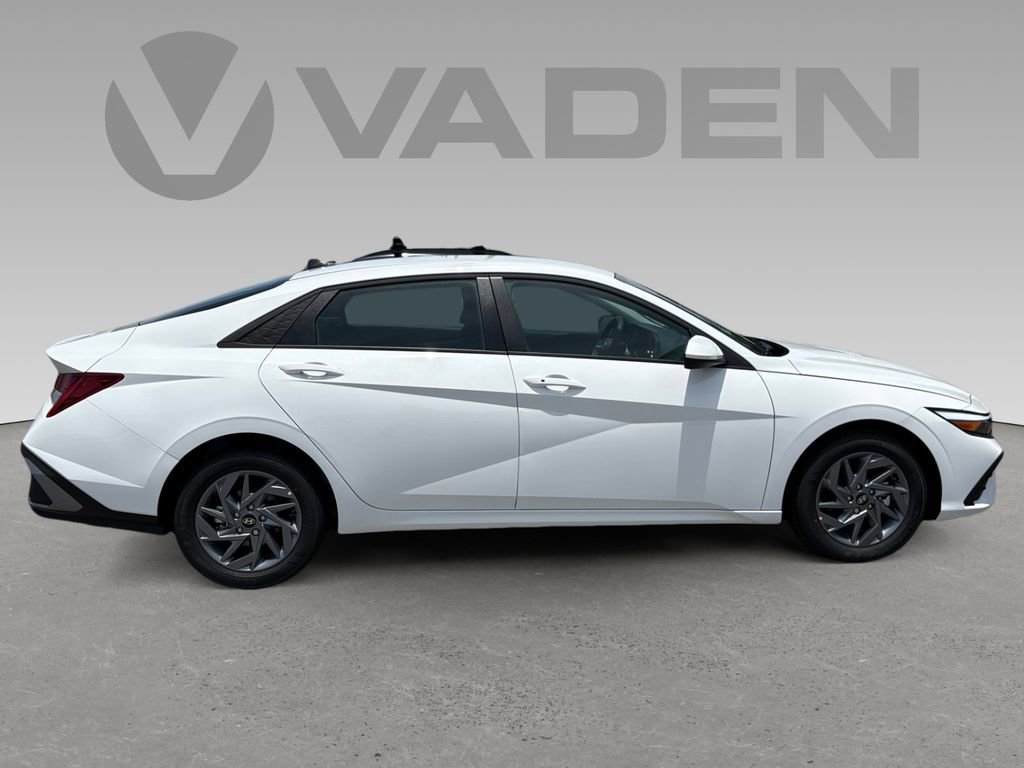 New 2026 Hyundai Elantra Hybrid FWD image 7