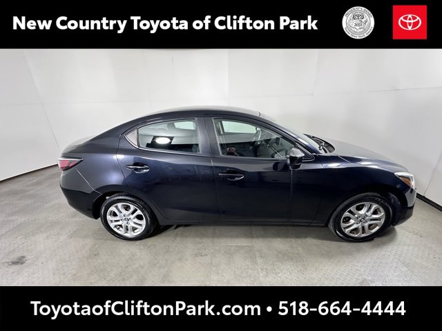 Used 2017 Toyota Yaris iA image 2