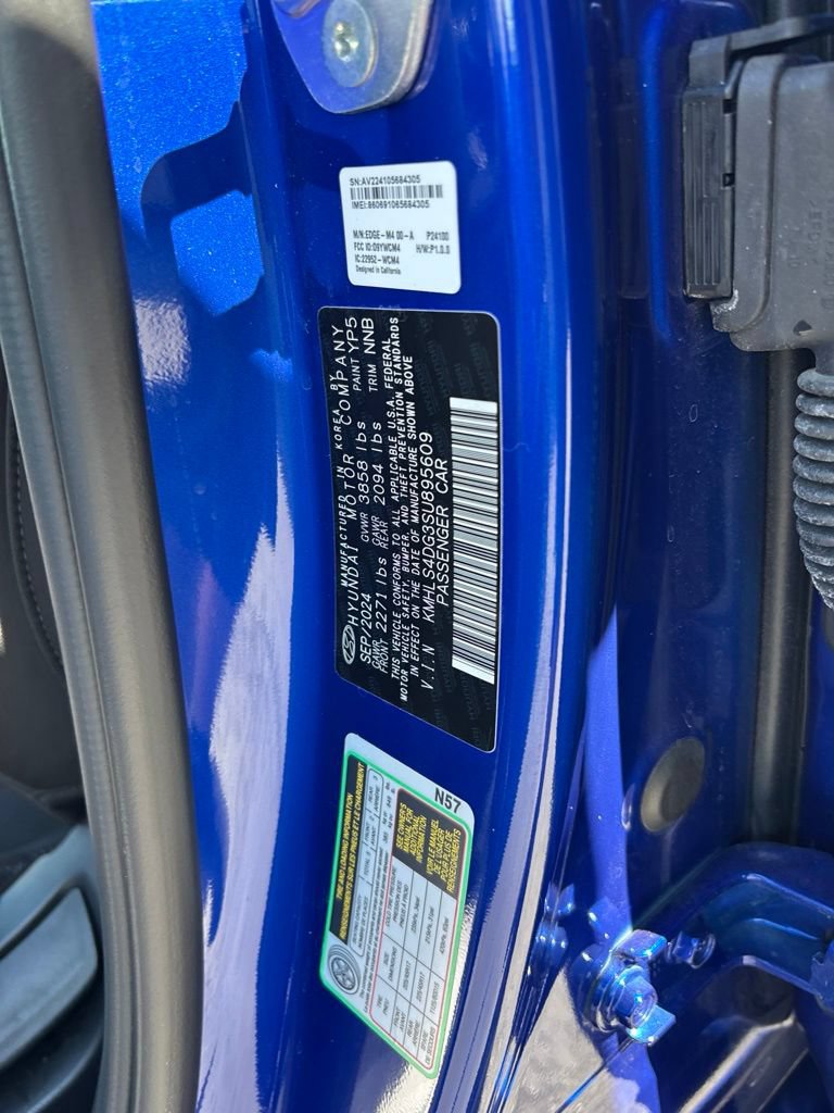 Certified 2025 Hyundai Elantra SEL FWD image 12