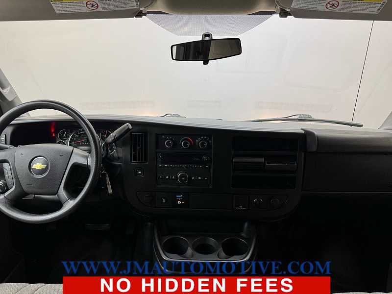 Used 2017 Chevrolet Express 2500 RWD image 15