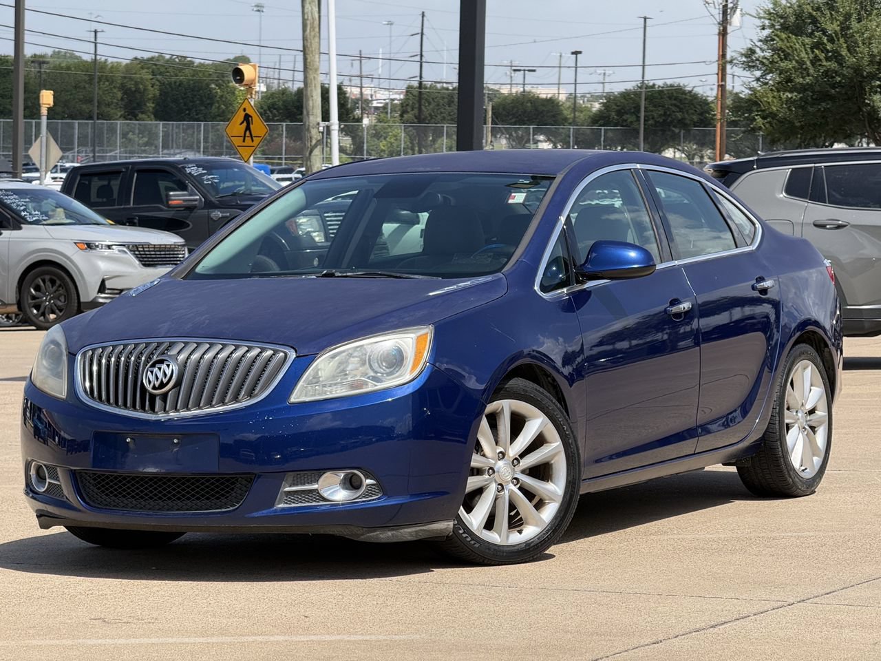 Used 2013 Buick Verano FWD image 2