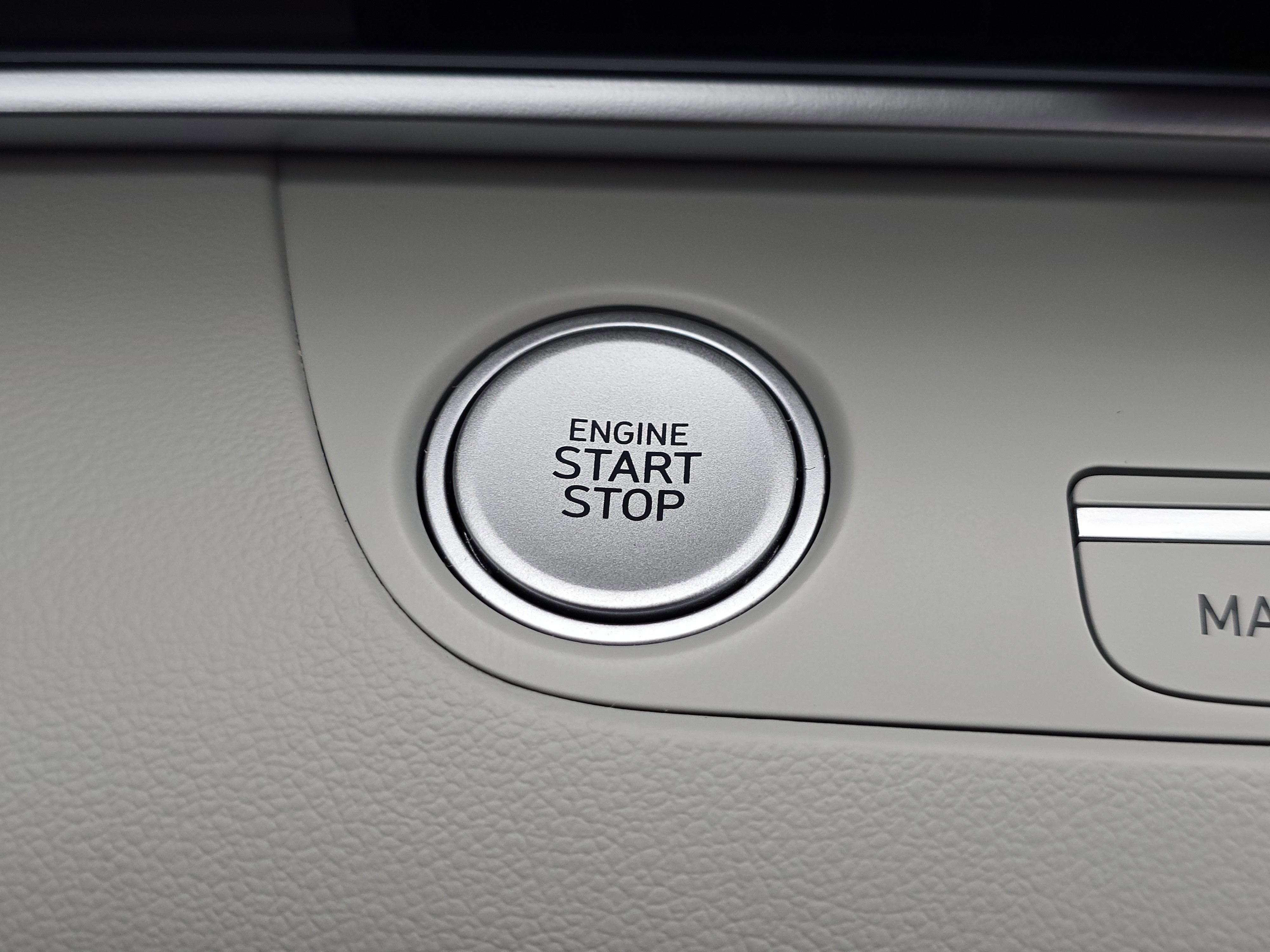 Used 2022 Hyundai Elantra Limited w/ Cargo Package image 25