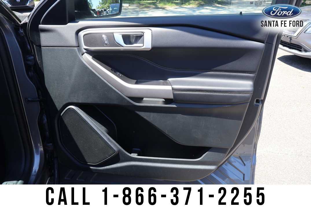 New 2024 Ford Explorer XLT w/ Equipment Group 202A AWD/4WD image 34