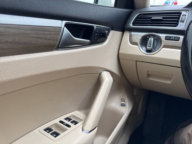 Used 2017 Volkswagen Passat 1.8T SE FWD image 18