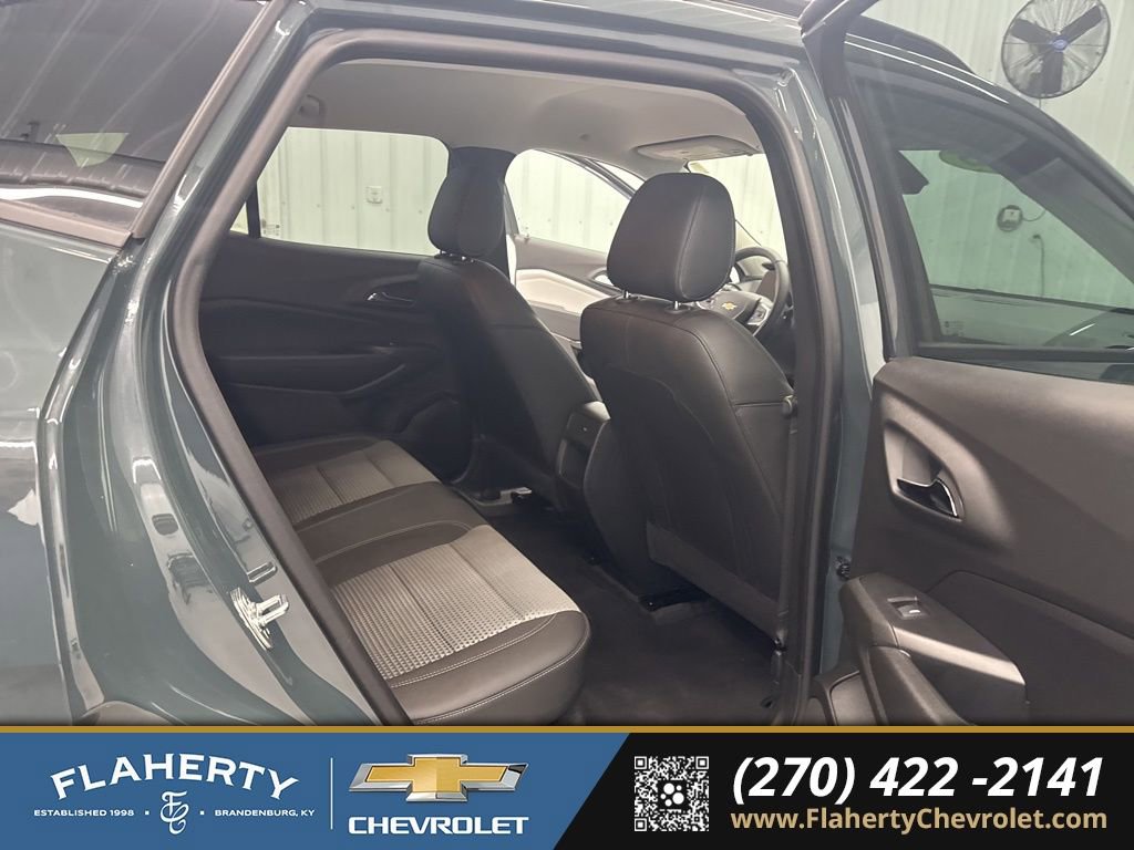 Used 2025 Chevrolet Trax LT w/ Driver Confidence Package image 15