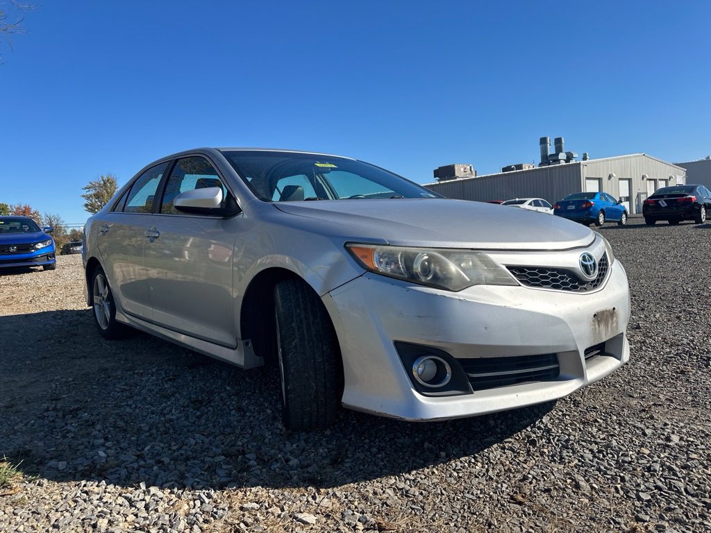 Used 2012 Toyota Camry SE FWD image 12