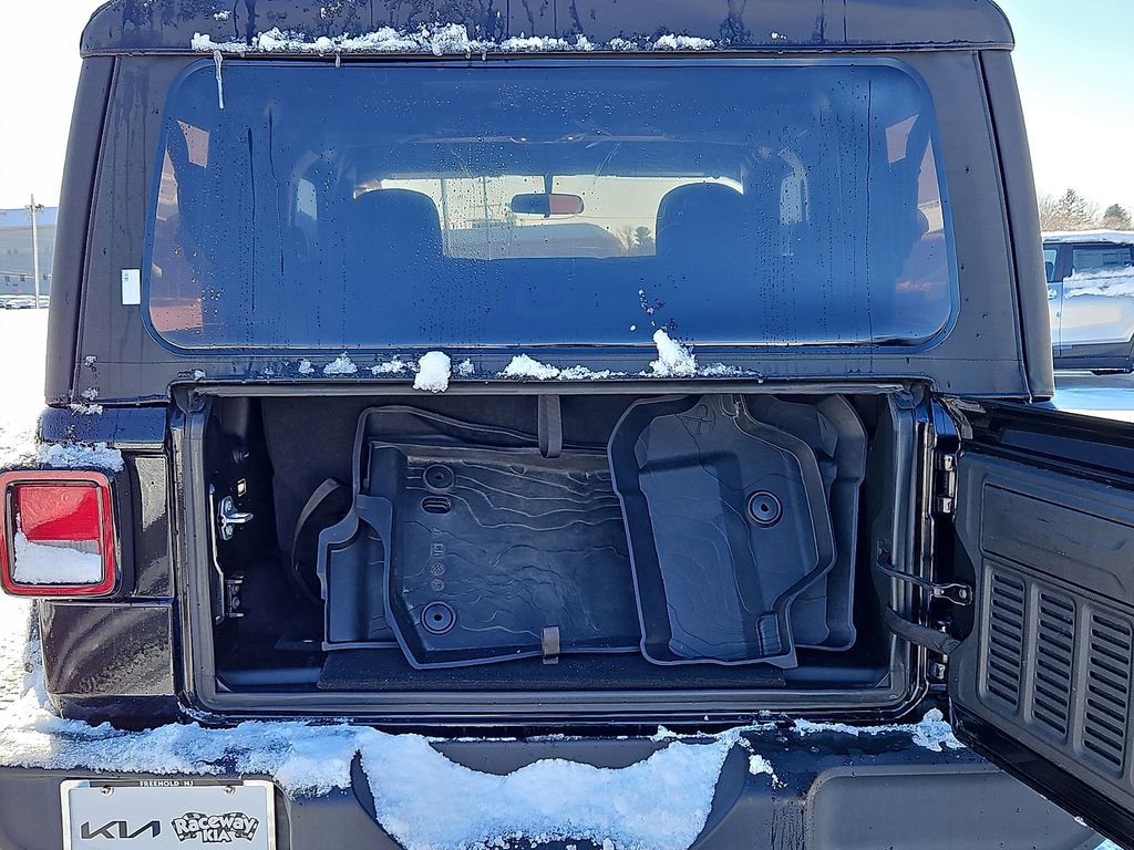 Used 2022 Jeep Wrangler Sport image 30