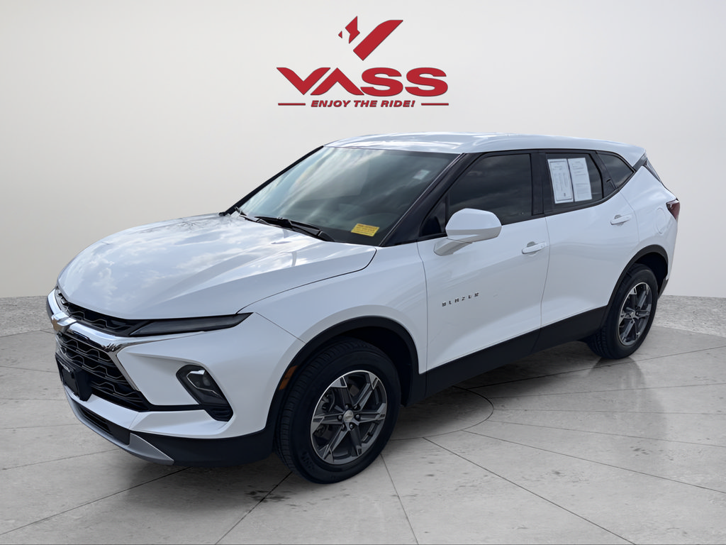 Used 2024 Chevrolet Blazer LT FWD image 1