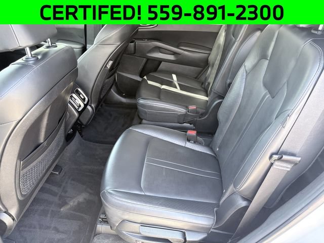 Certified 2025 Kia Sorento EX w/ Panoramic Sunroof Package FWD image 7