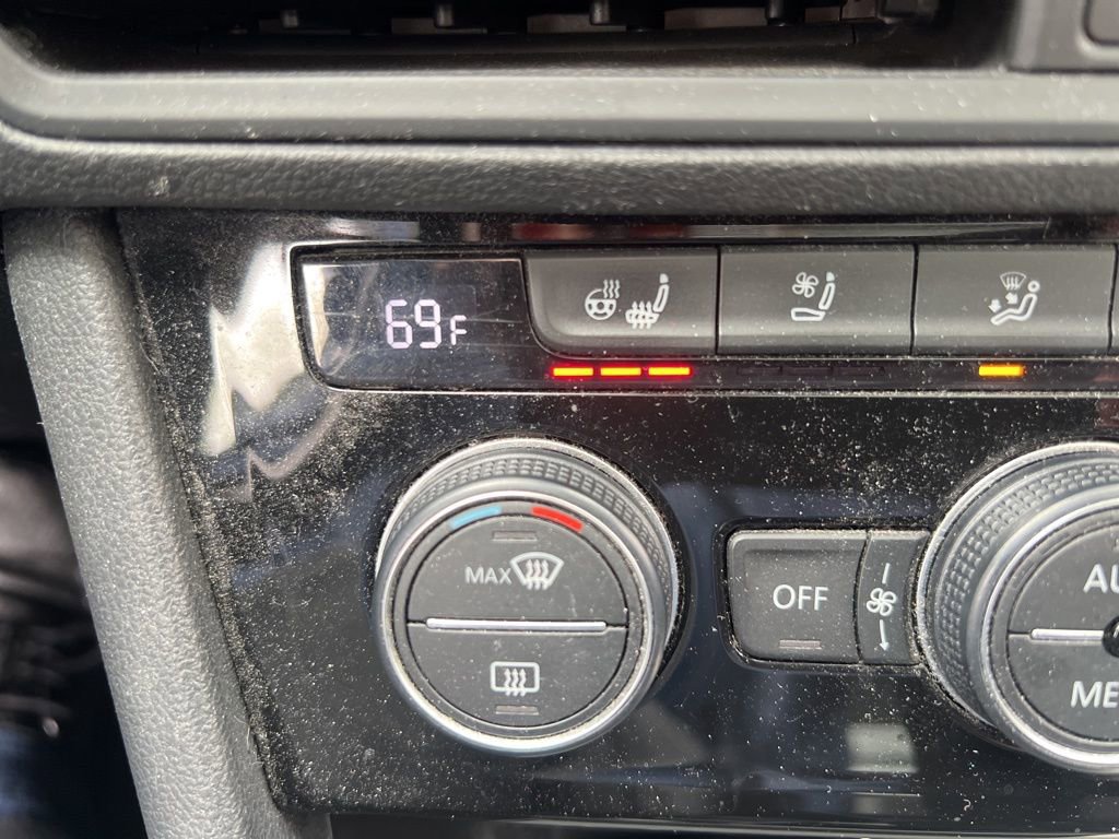 Used 2020 Volkswagen Jetta SEL Premium FWD image 31