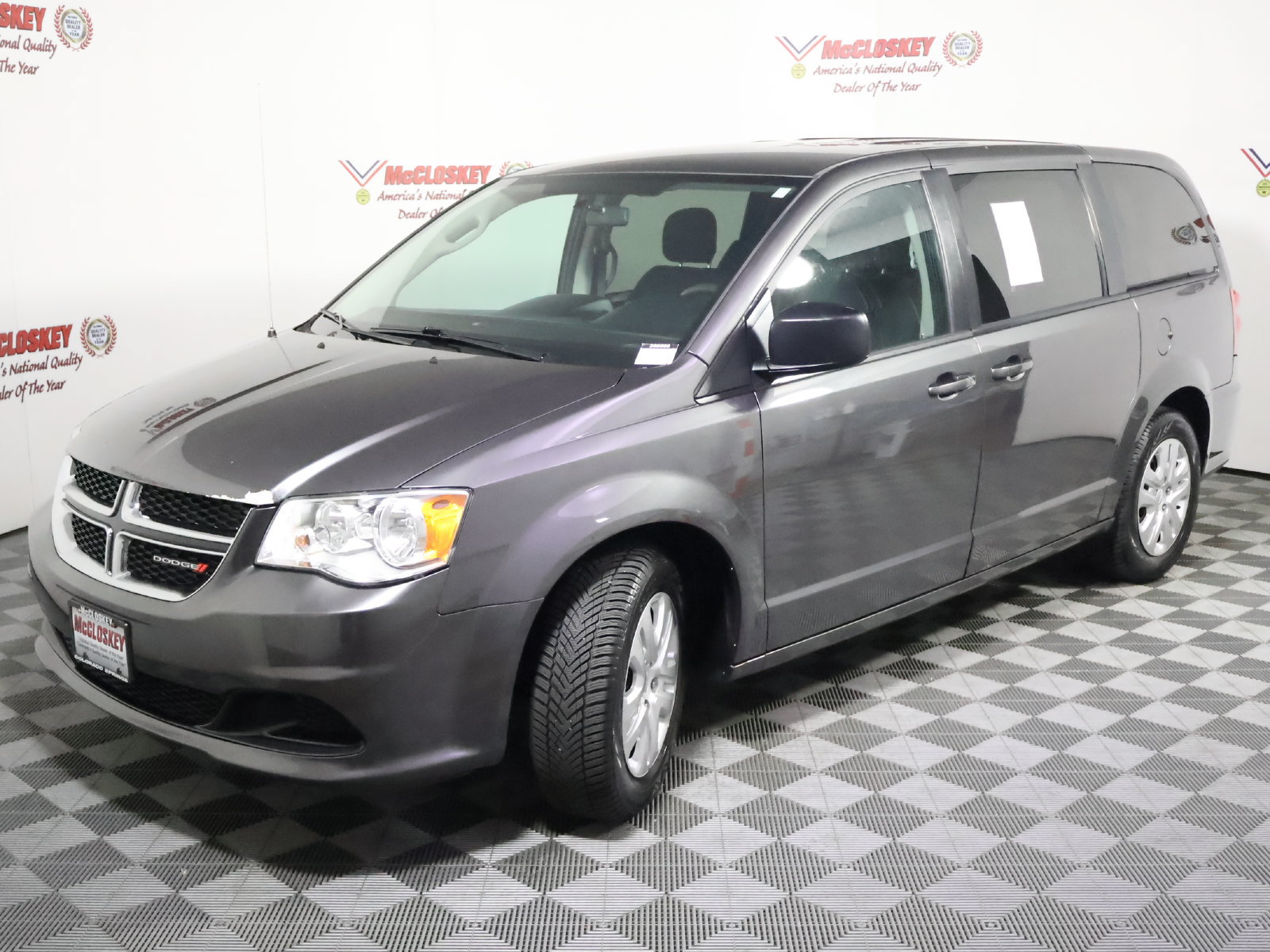 Used 2018 Dodge Grand Caravan SE FWD image 15