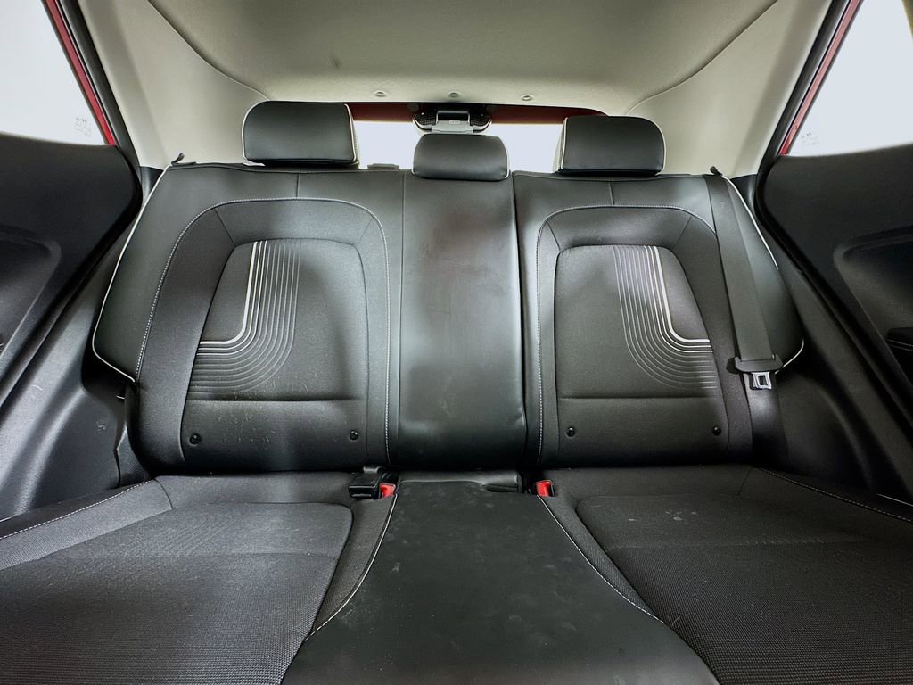 Used 2023 Hyundai Venue Limited image 36