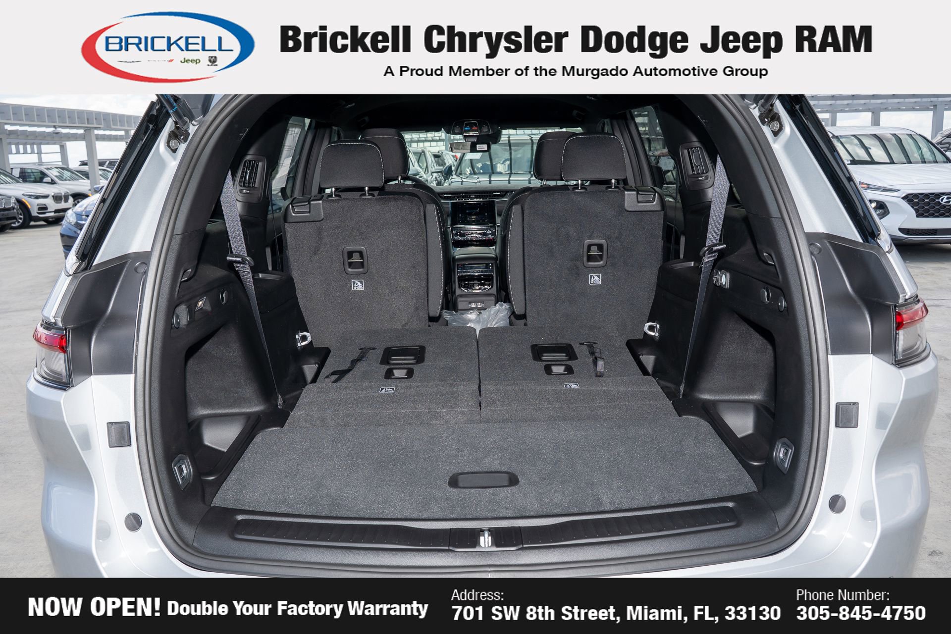 New 2025 Jeep Grand Cherokee L Laredo image 10