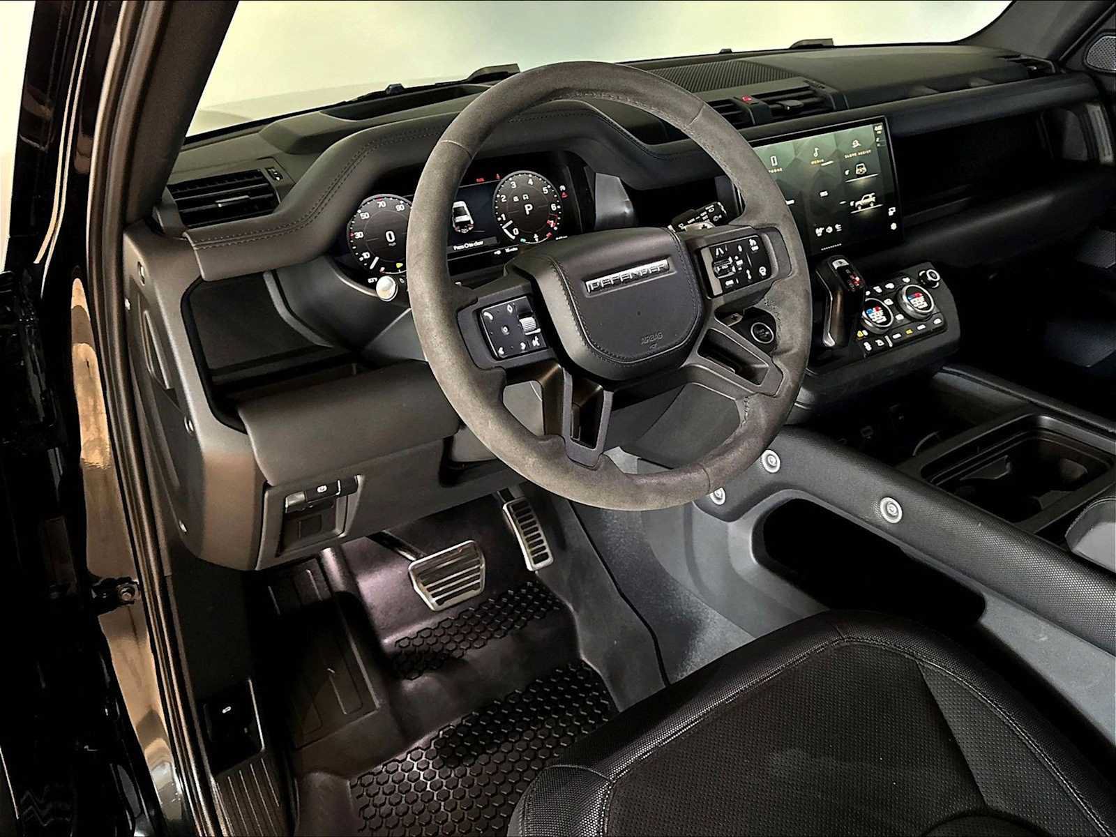 Used 2023 Land Rover Defender 90 V8 AWD/4WD image 7