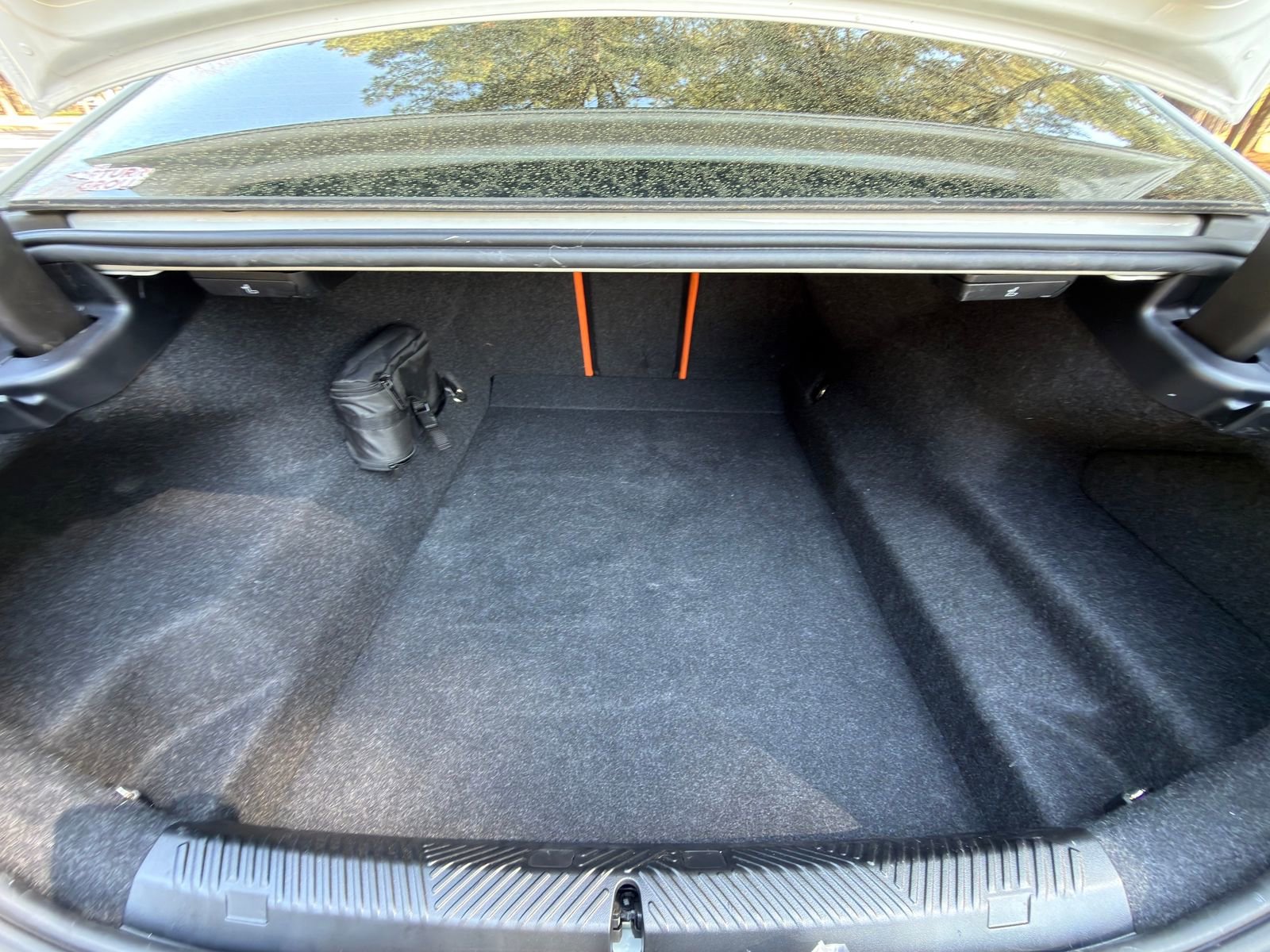 Used 2025 BMW M5 w/ Carbon Package image 17