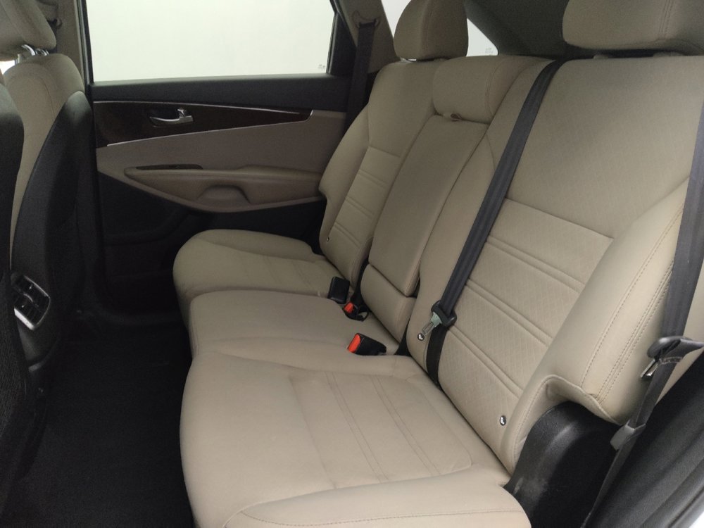 Used 2016 Kia Sorento LX w/ LX Convenience Package image 18