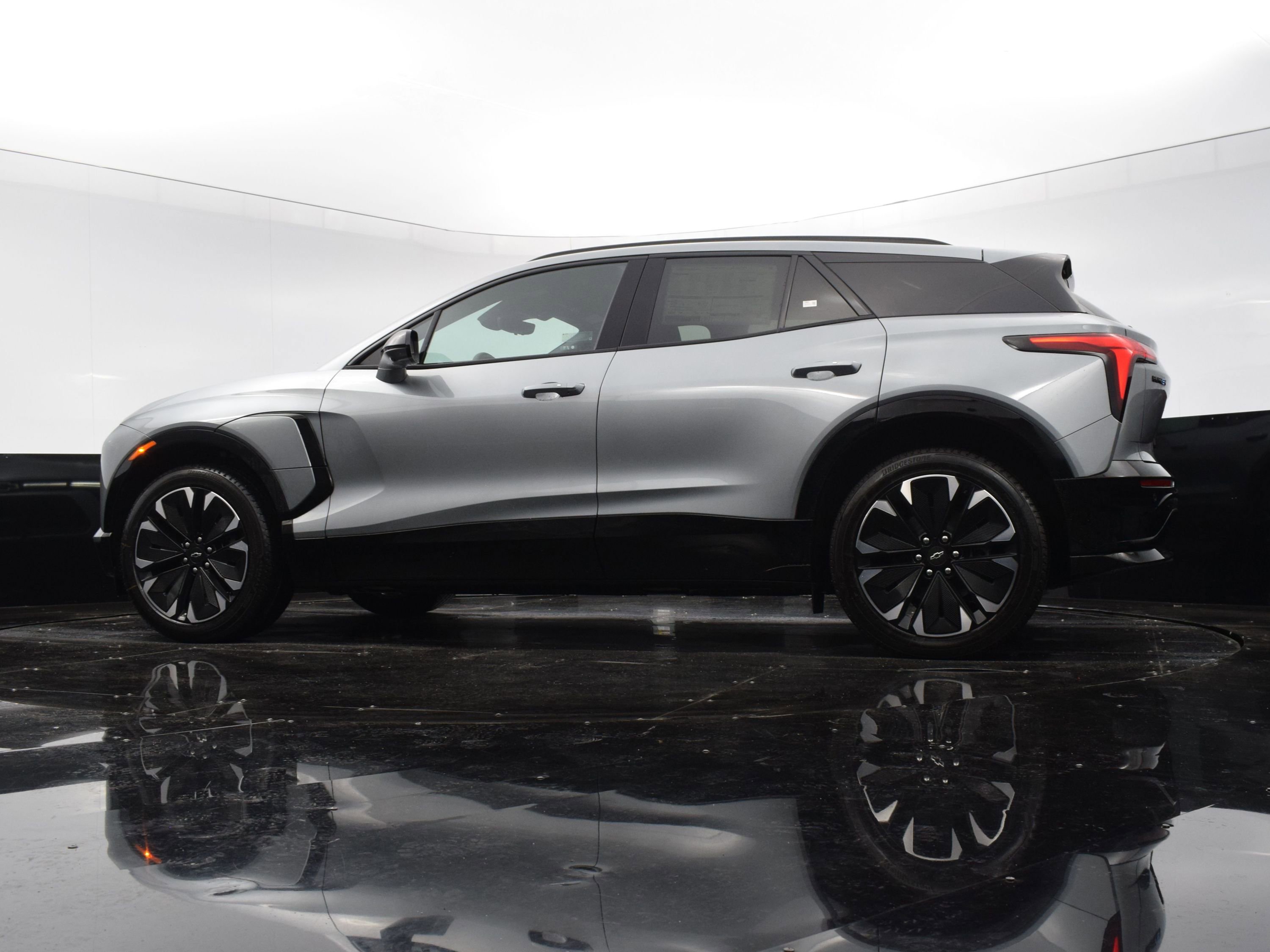 New 2025 Chevrolet Blazer EV RS RWD image 12